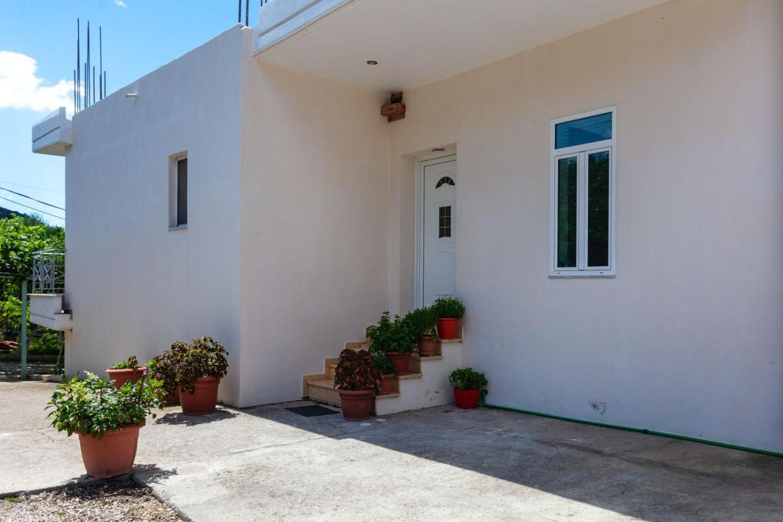Zacharias Apartments Himare Exterior photo
