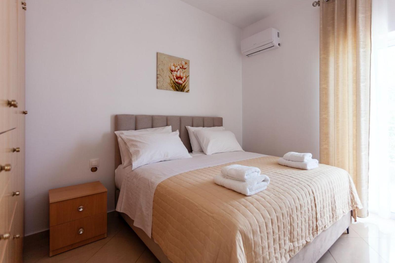 Zacharias Apartments Himare Exterior photo