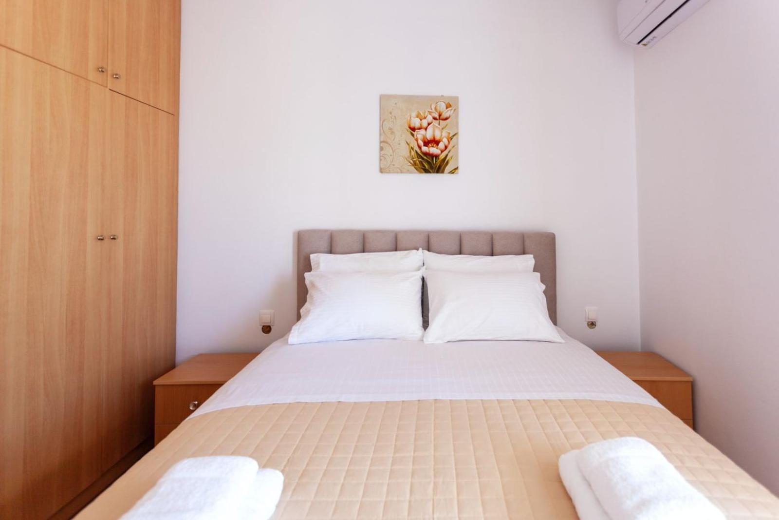Zacharias Apartments Himare Exterior photo
