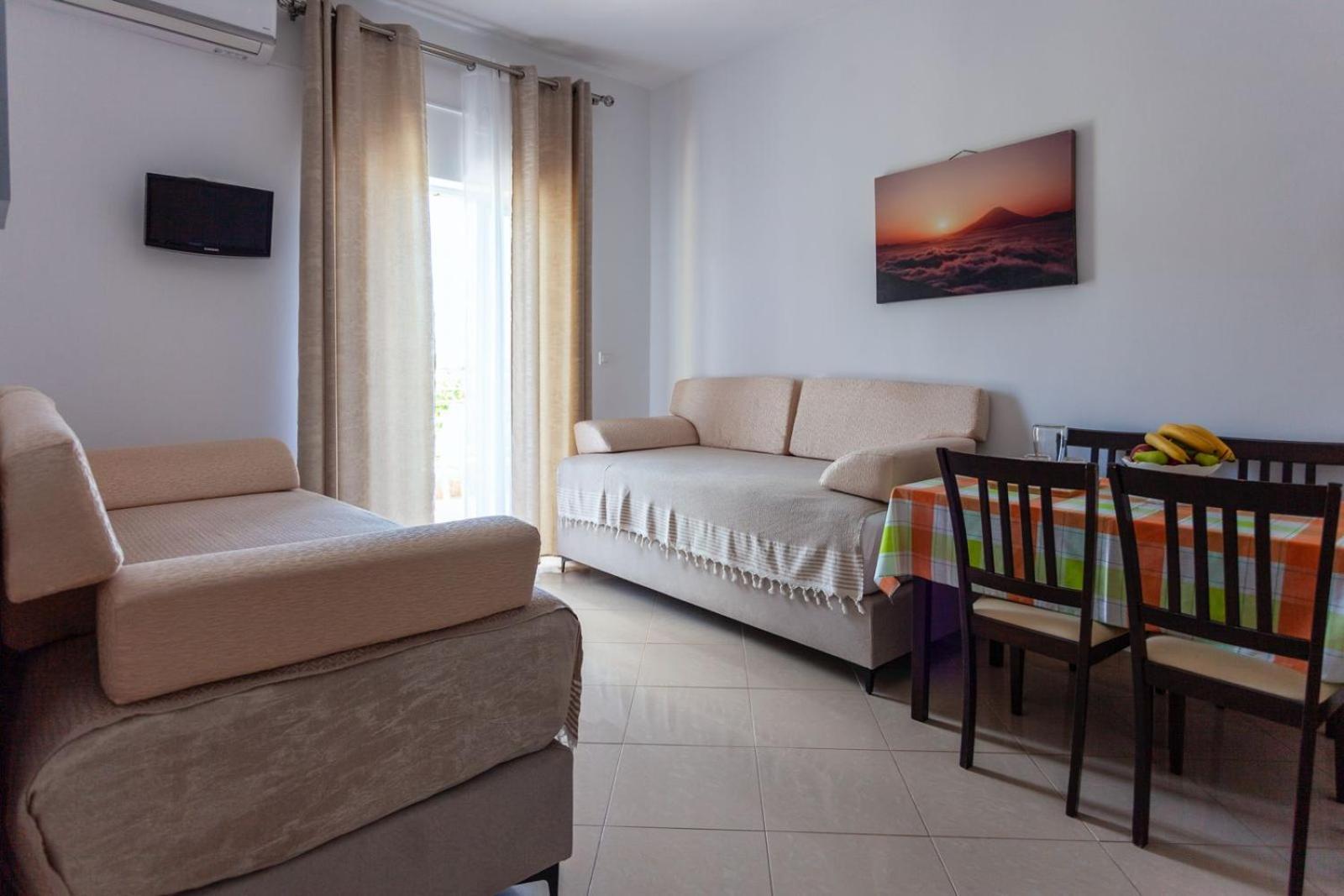 Zacharias Apartments Himare Exterior photo