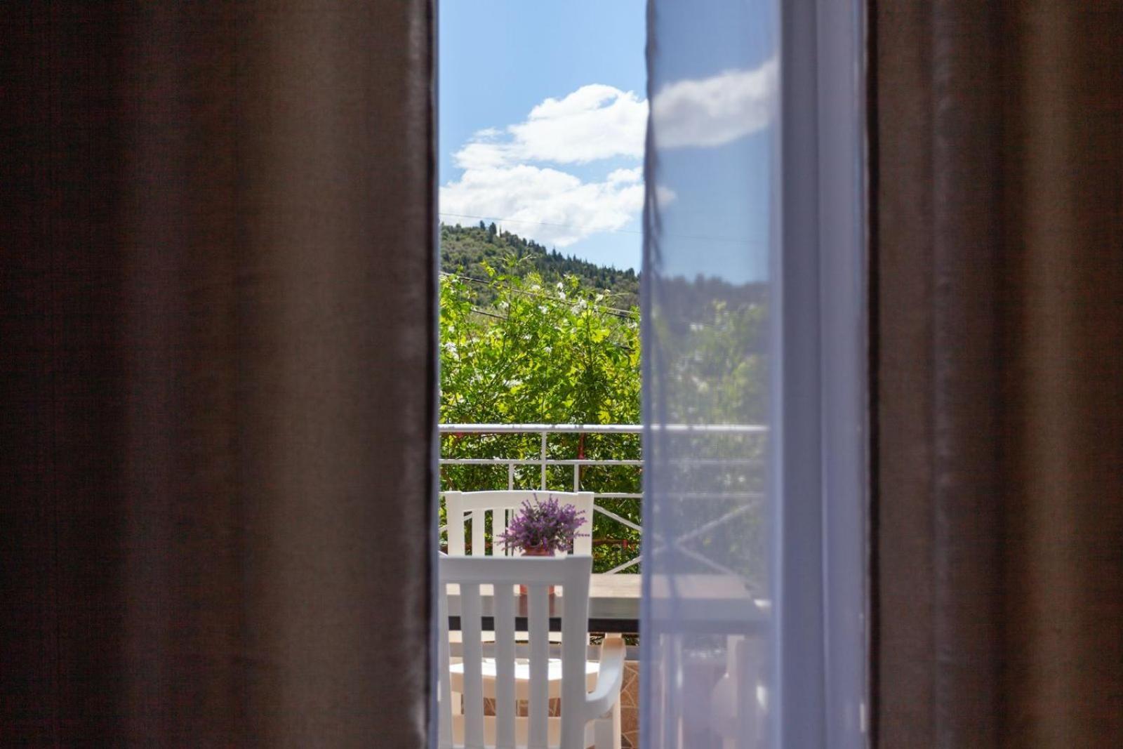 Zacharias Apartments Himare Exterior photo