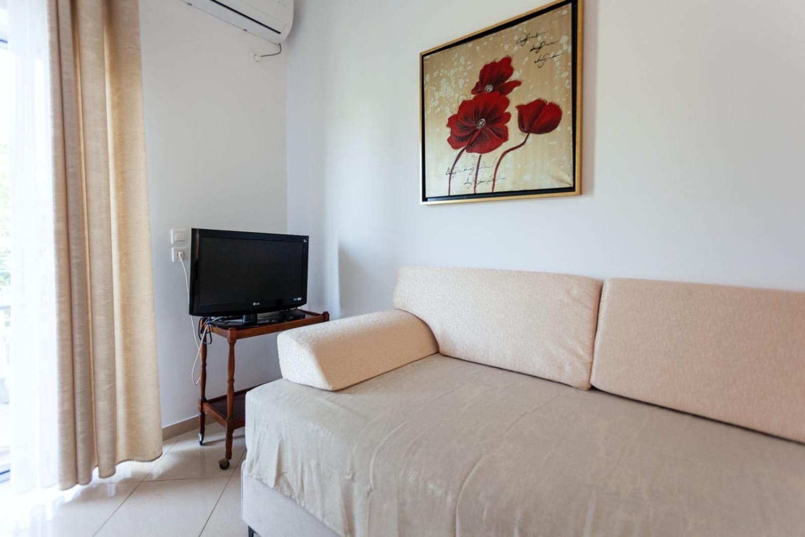 Zacharias Apartments Himare Exterior photo