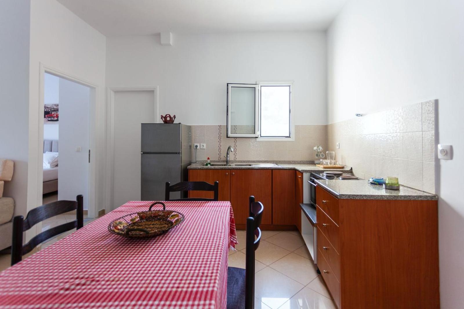 Zacharias Apartments Himare Exterior photo