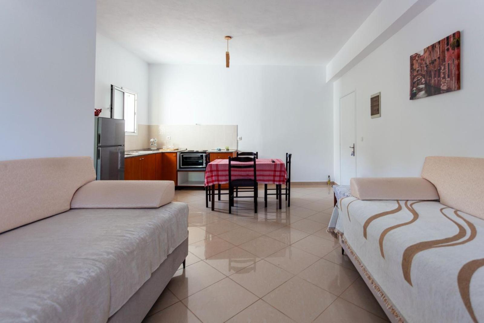 Zacharias Apartments Himare Exterior photo