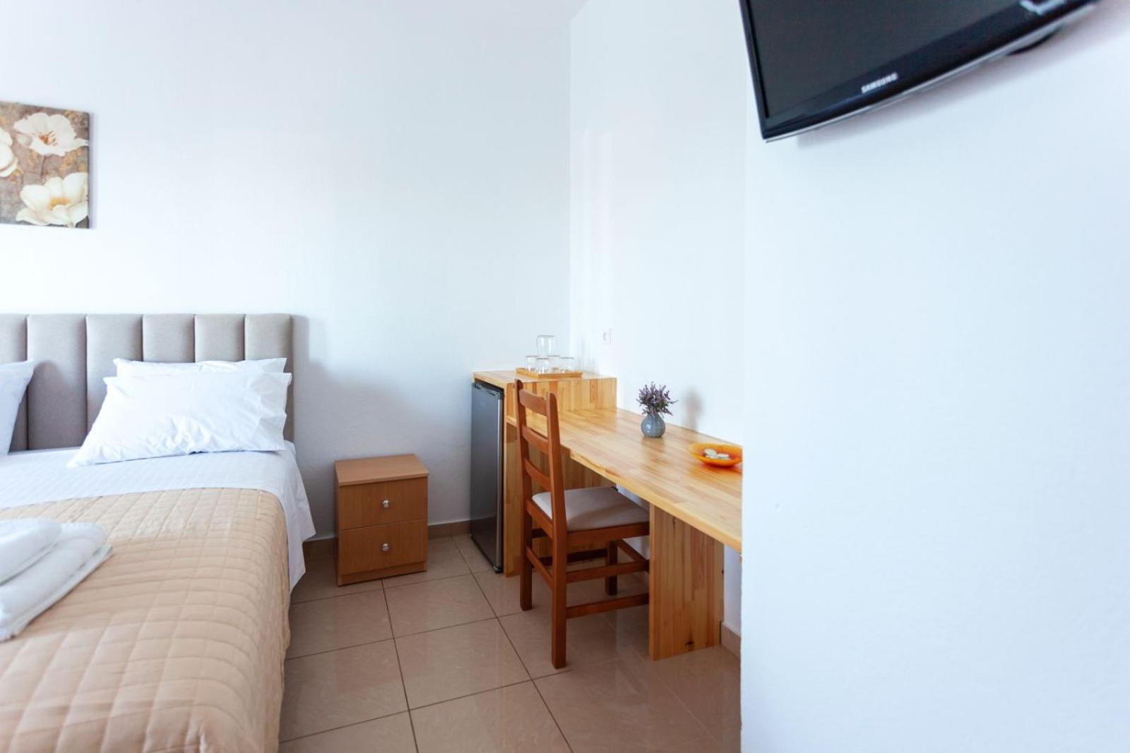 Zacharias Apartments Himare Exterior photo