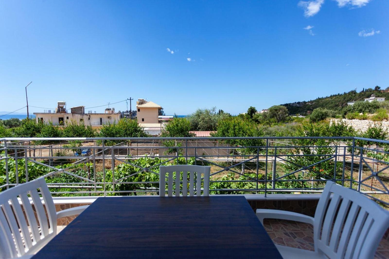 Zacharias Apartments Himare Exterior photo