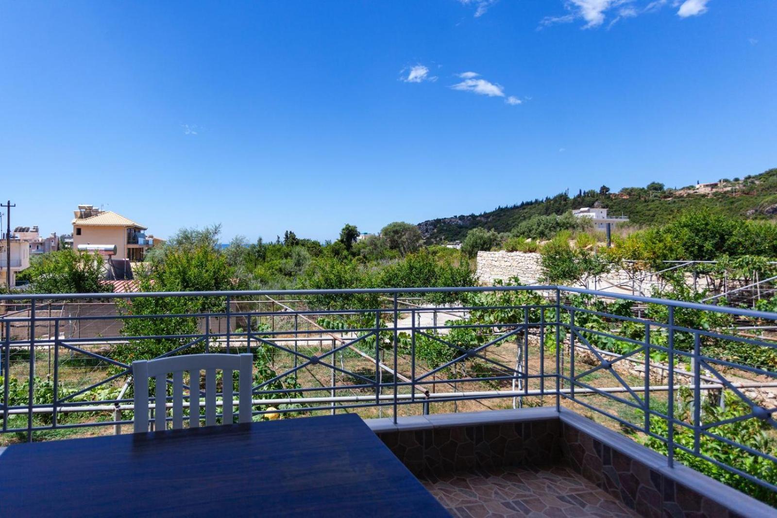 Zacharias Apartments Himare Exterior photo