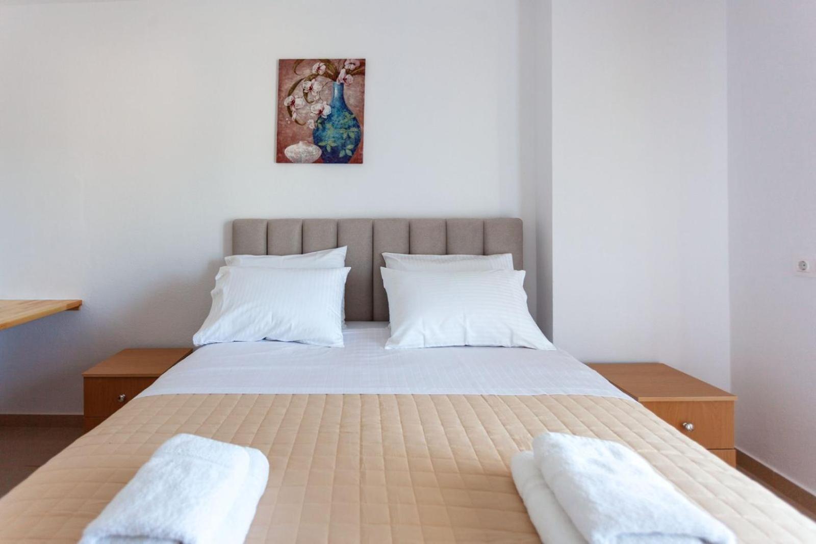 Zacharias Apartments Himare Exterior photo