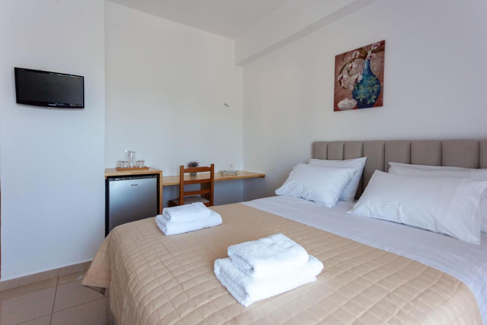 Zacharias Apartments Himare Exterior photo