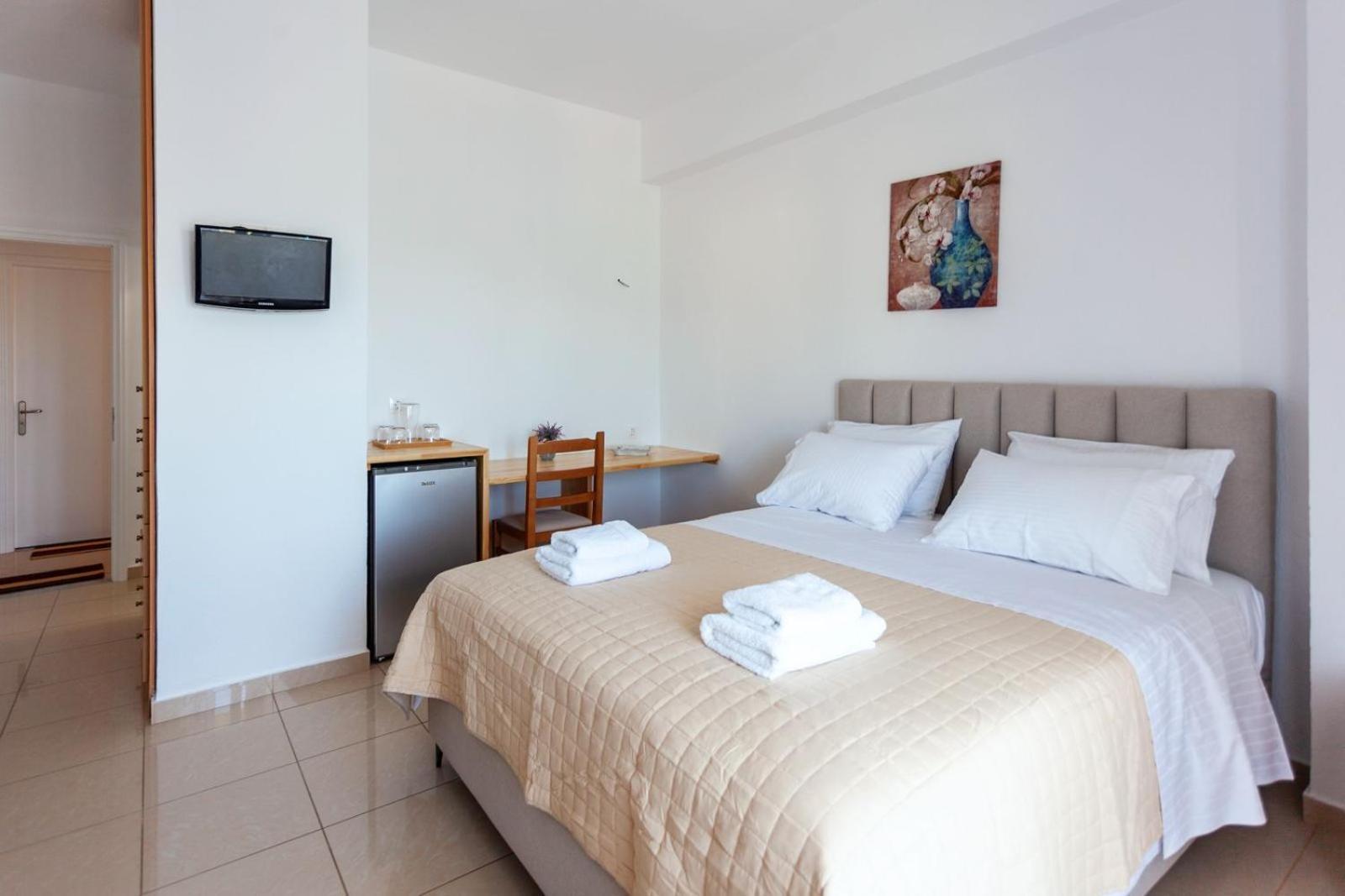 Zacharias Apartments Himare Exterior photo