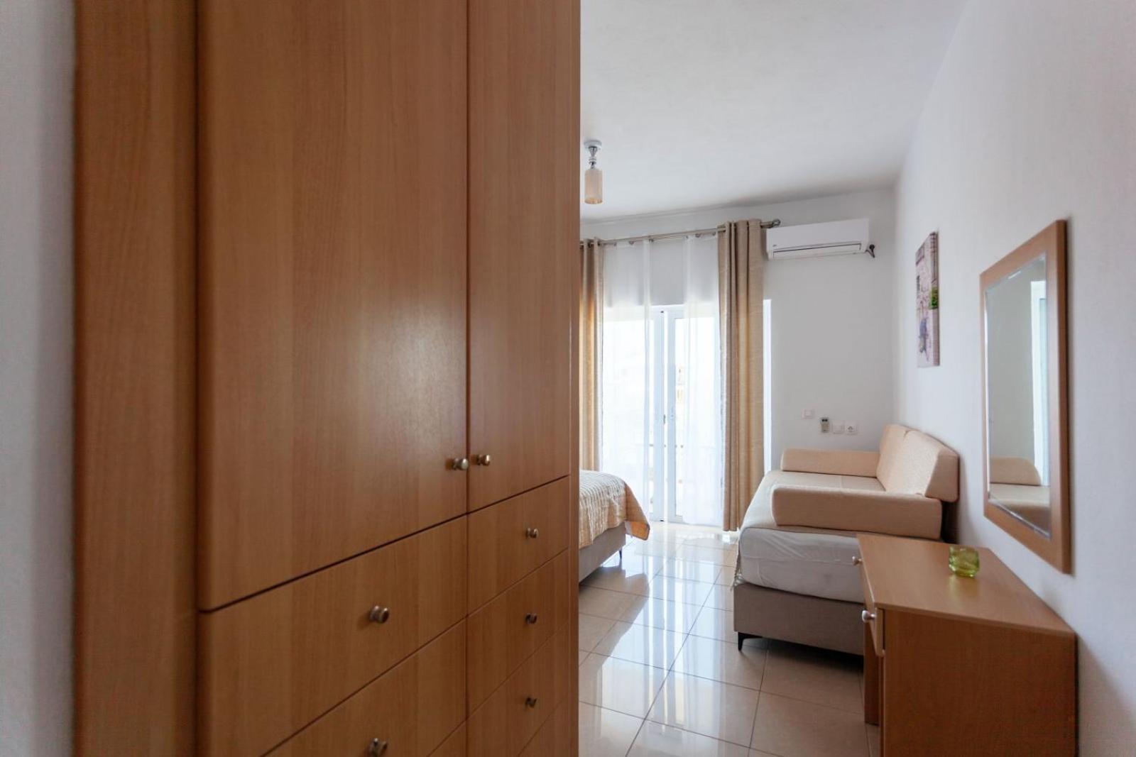 Zacharias Apartments Himare Exterior photo