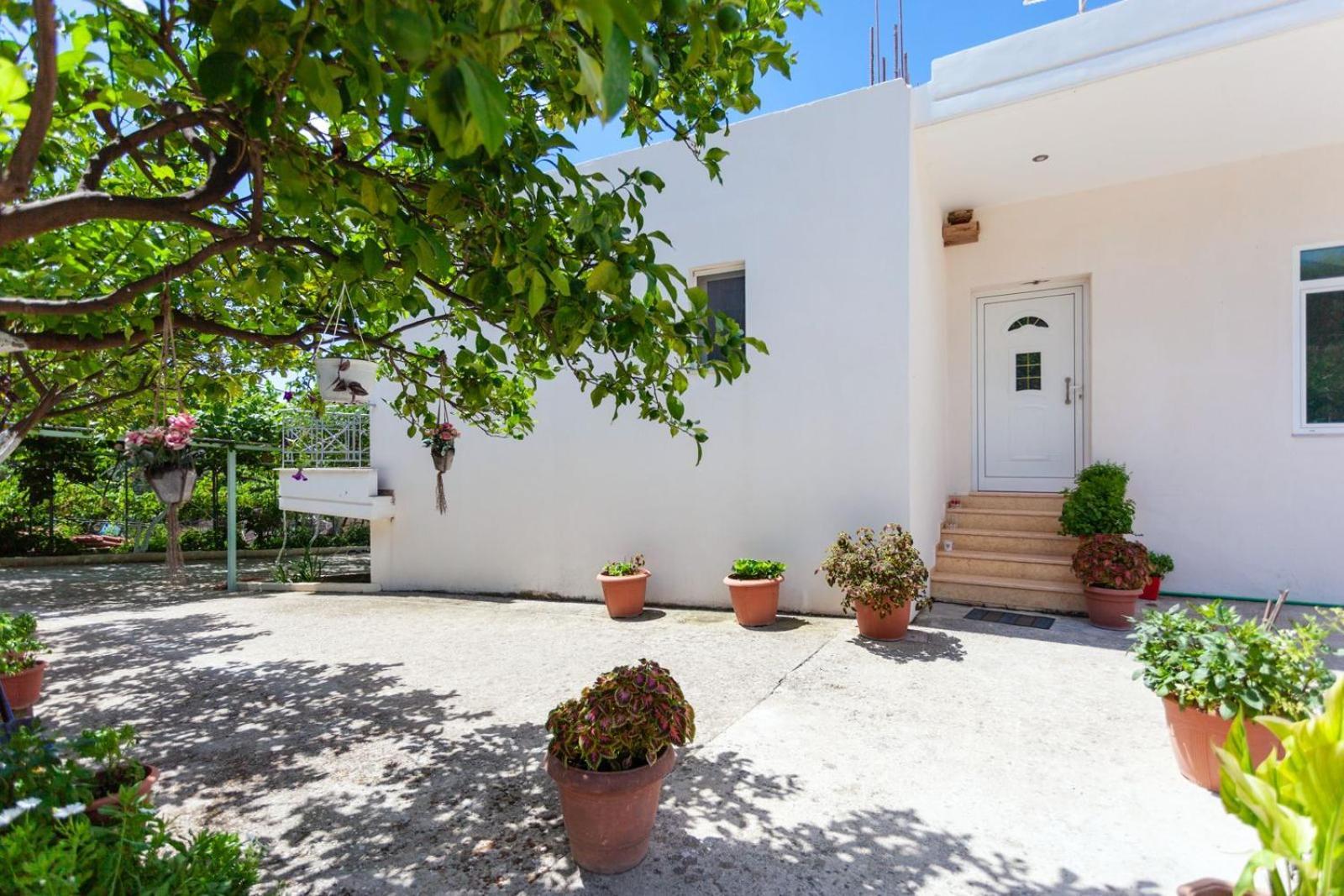 Zacharias Apartments Himare Exterior photo