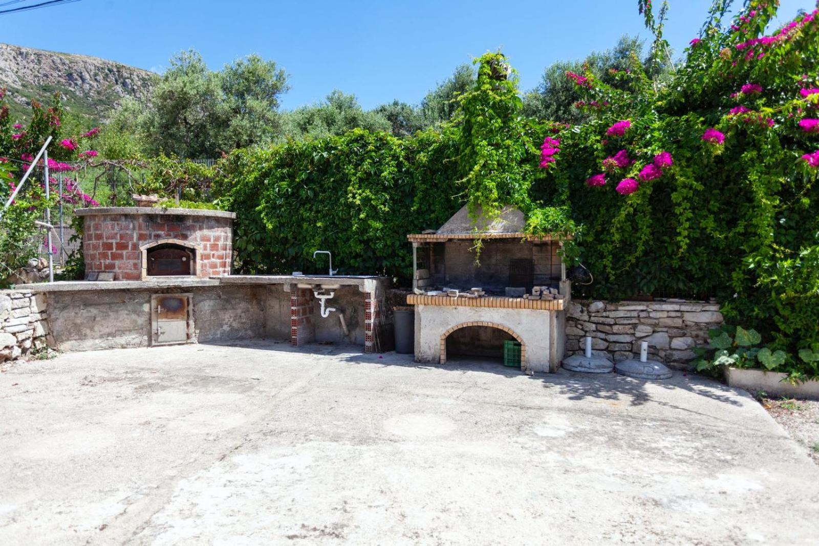 Zacharias Apartments Himare Exterior photo