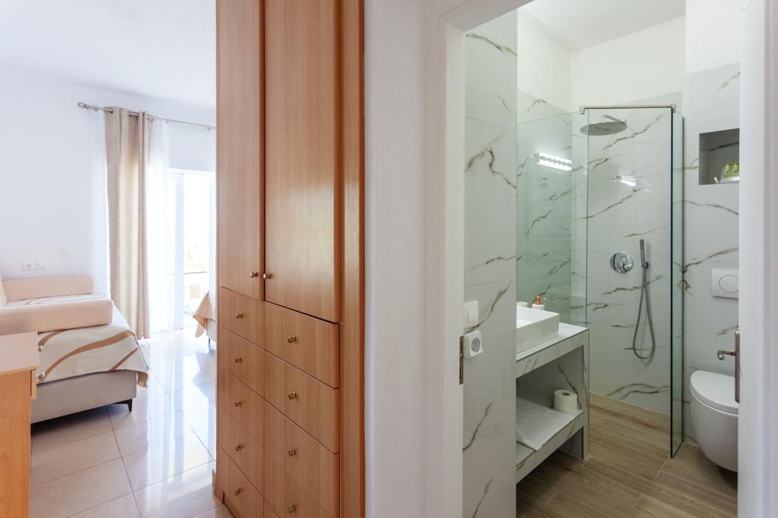 Zacharias Apartments Himare Exterior photo